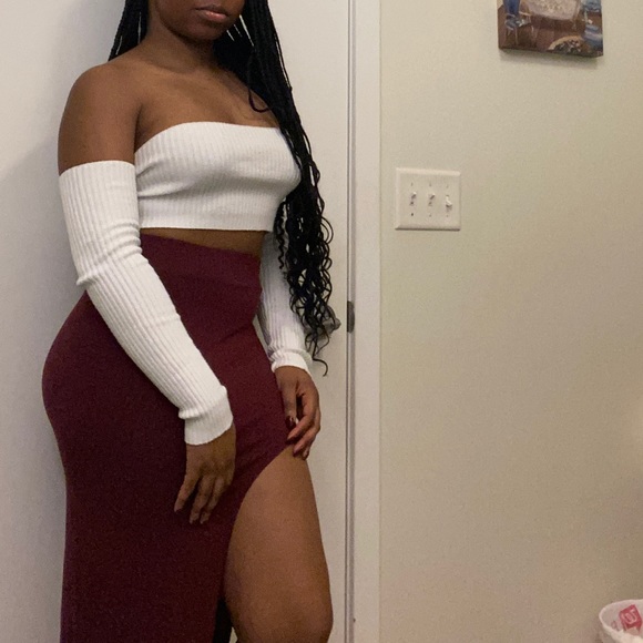 Horizontal skirt - Picture 3 of 3